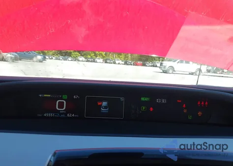 2021 Toyota Prius L Eco z USA, uszkodzony, nr VIN JTDKAMFUXM3133862